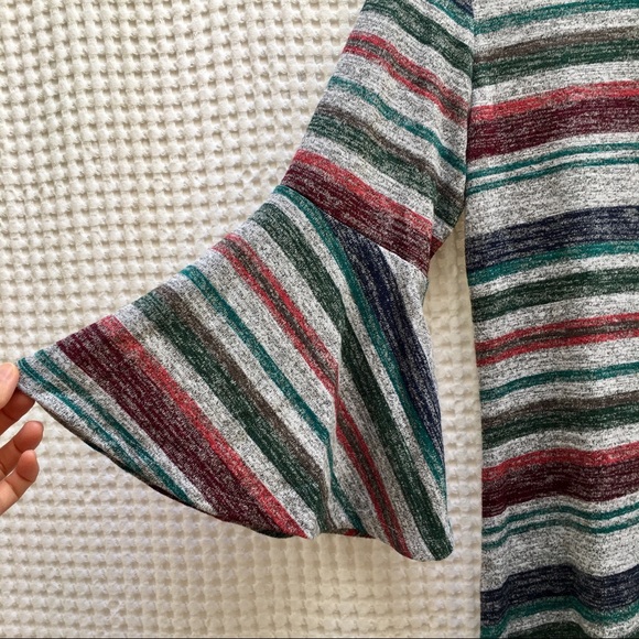 Sweater dress with bell sleeves like new - Picture 3 of 6